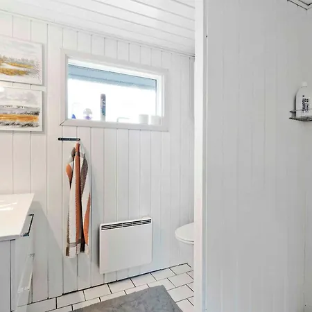 펜션 Fantastic View Over Veno Bay